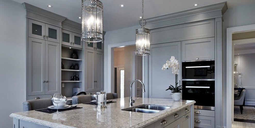 Kitchen - transitional kitchen idea in Miami
