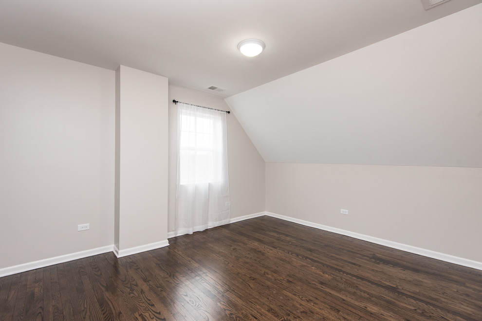 Home design - transitional home design idea in Chicago