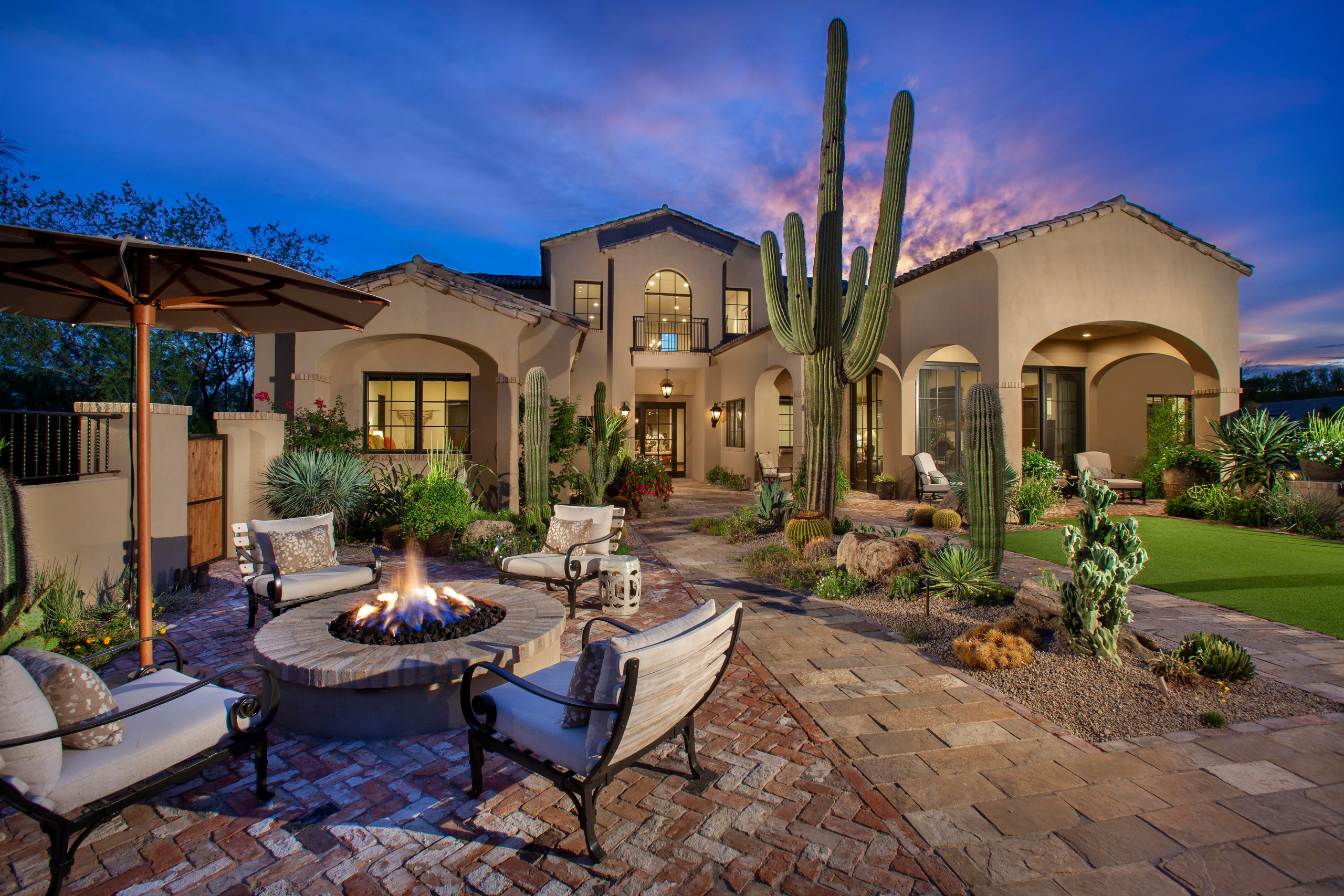 75 Southwestern Home Design | Houzz Ideas You'll Love - December, 2025 |  Houzz, image size:2560x1706