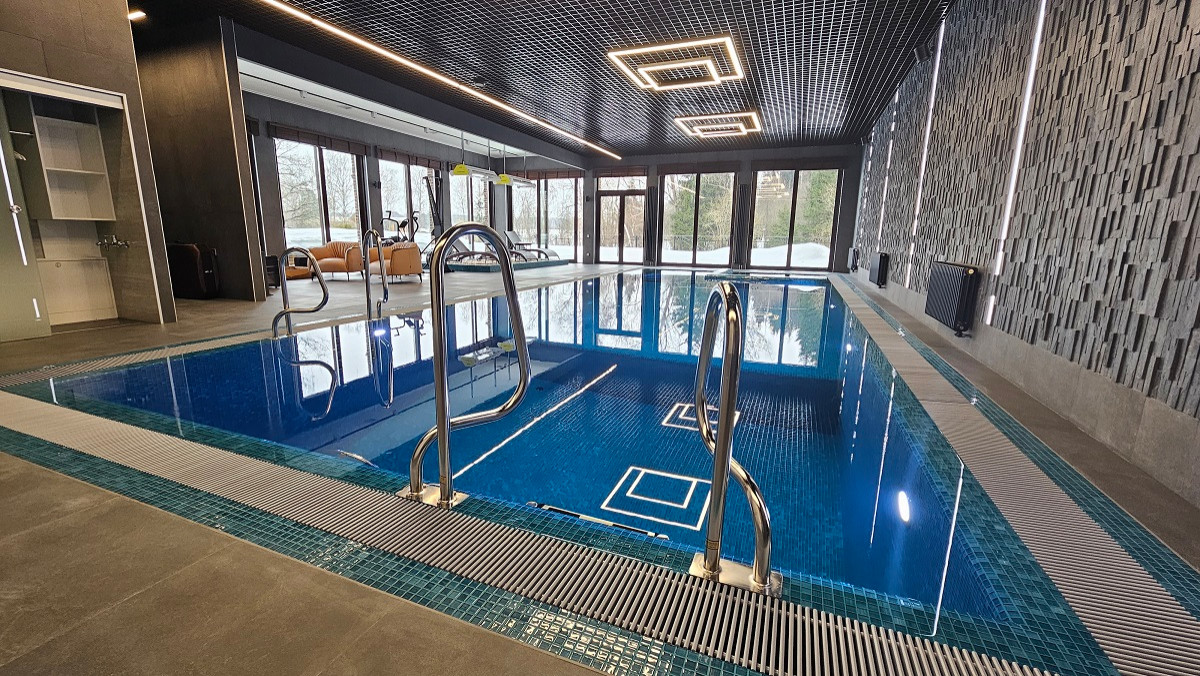 Бассейн с зоной для дайвинга