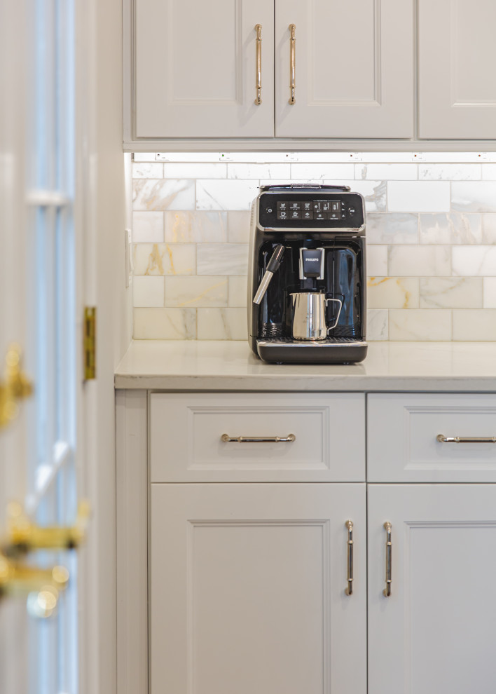 Home design - transitional home design idea in DC Metro