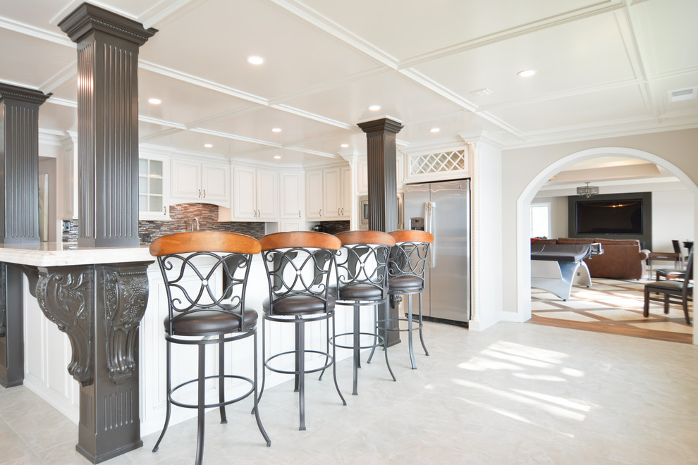 Kitchen - kitchen idea in Milwaukee