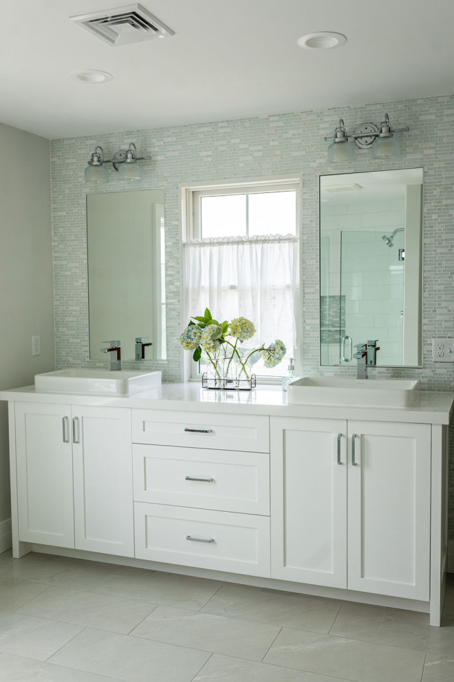 Home design - transitional home design idea in Seattle