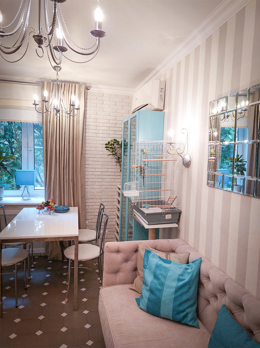 Квартира с бирюзовыми акцентами