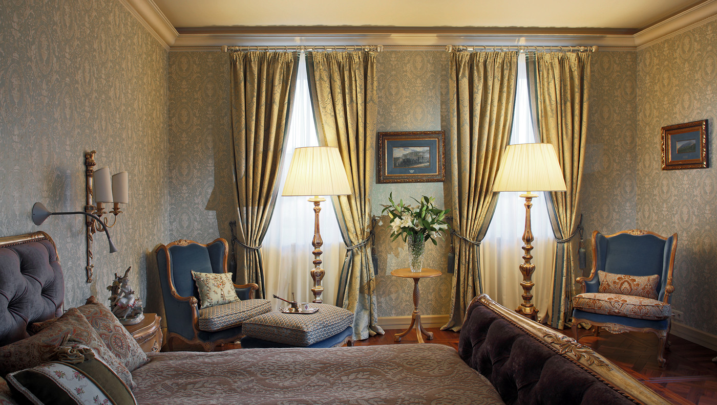 Дом у большой воды