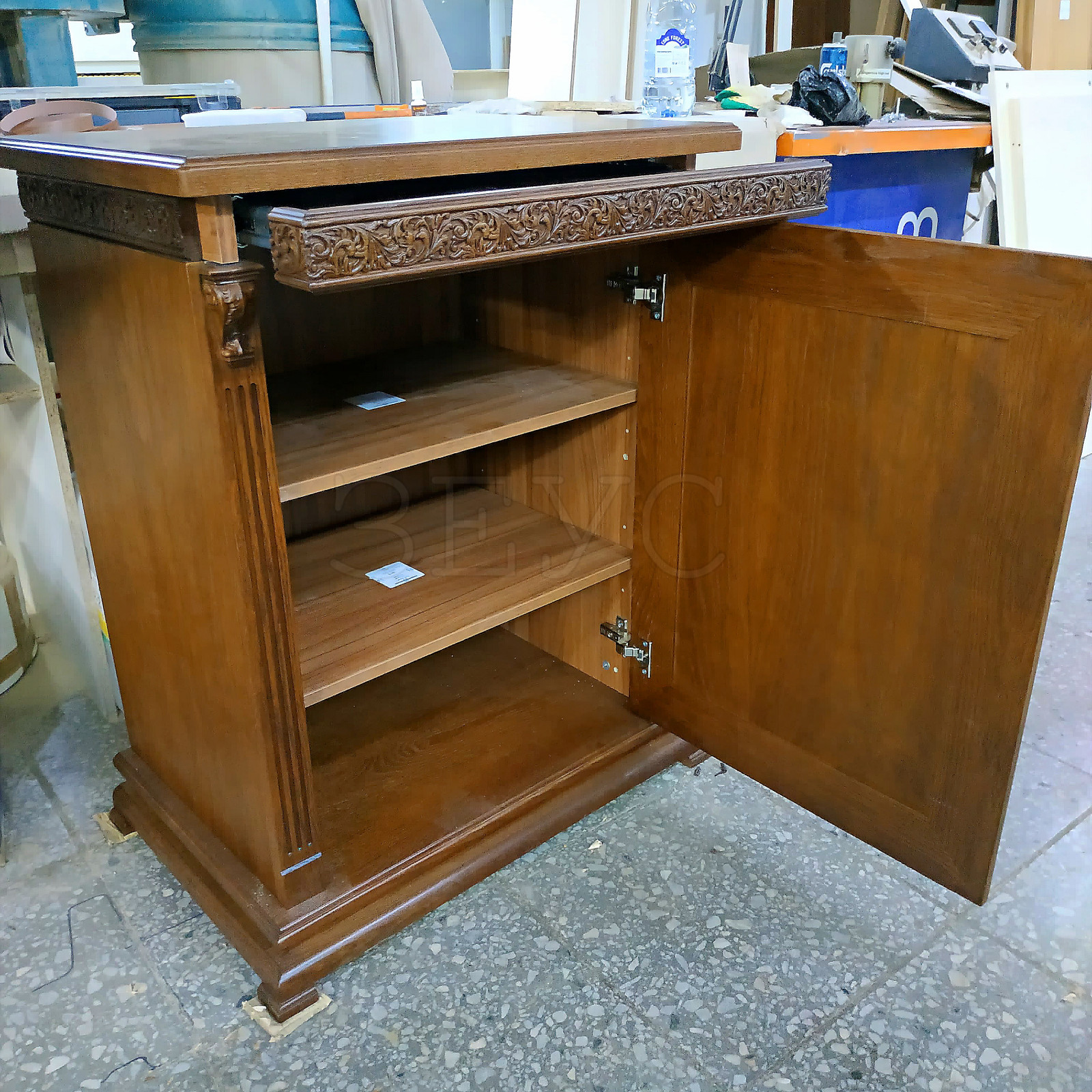 Тумбы из массива от студии мебели Зеус