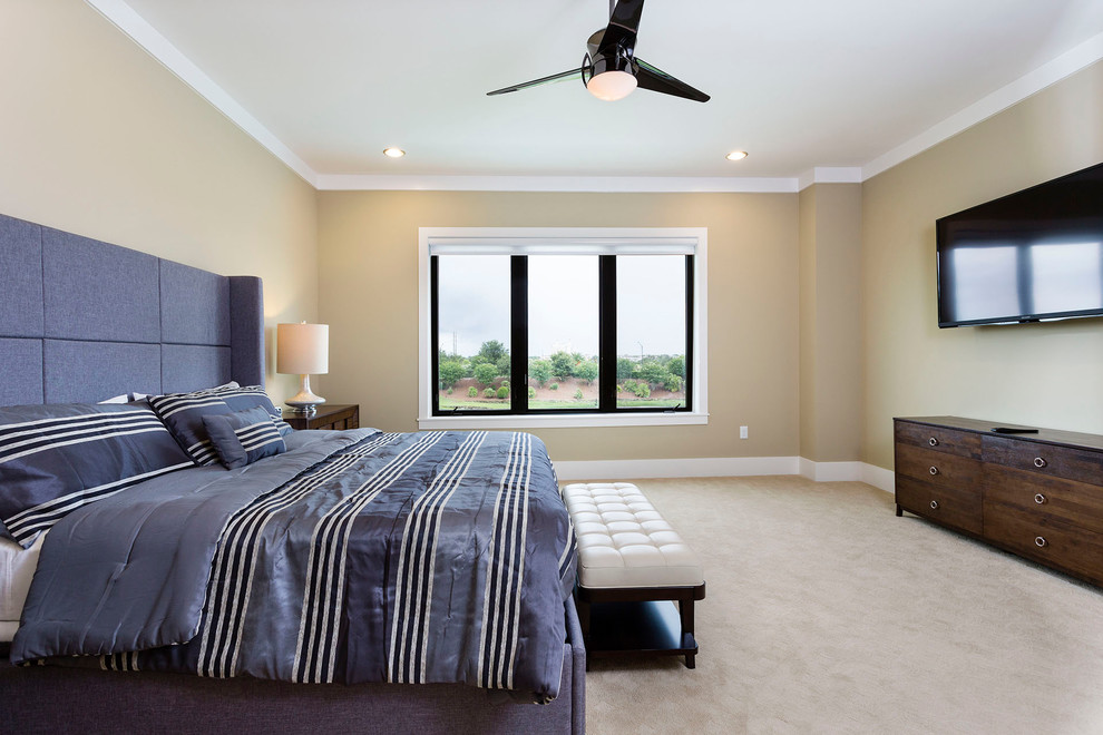 Contemporary bedroom in Orlando.