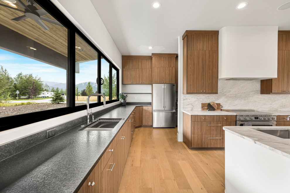 Victor Home