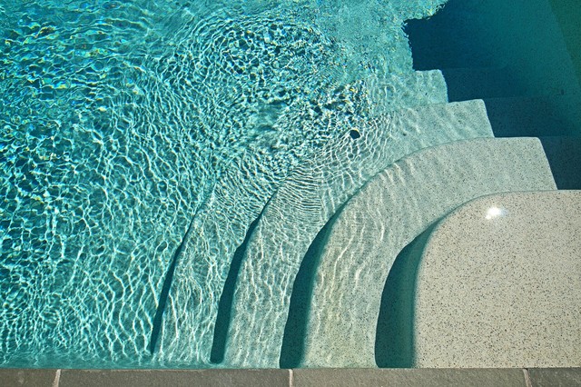 White Diamonds Pebble Sheen w/ Nero Tile - Boston - by Atlantic Pool, Inc. - Serving Martha's Vineyard | Houzz IE