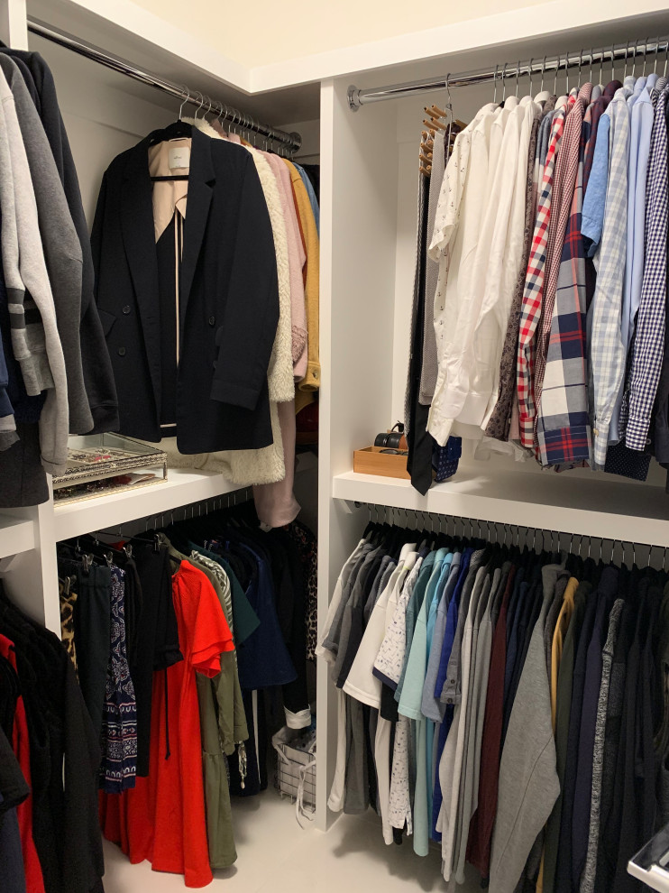 Photo of a modern wardrobe in Toronto.
