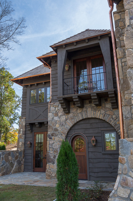 Eloquent Keowee Lake Retreat rustic-entrance
