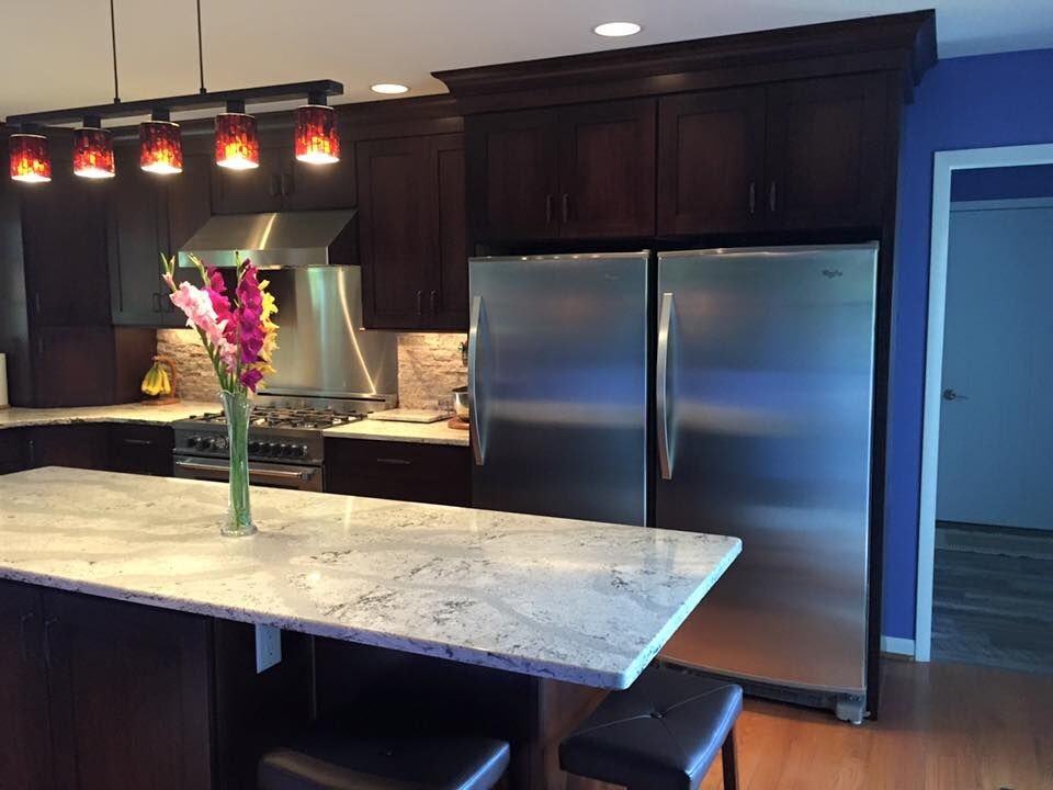 Kitchen - transitional kitchen idea