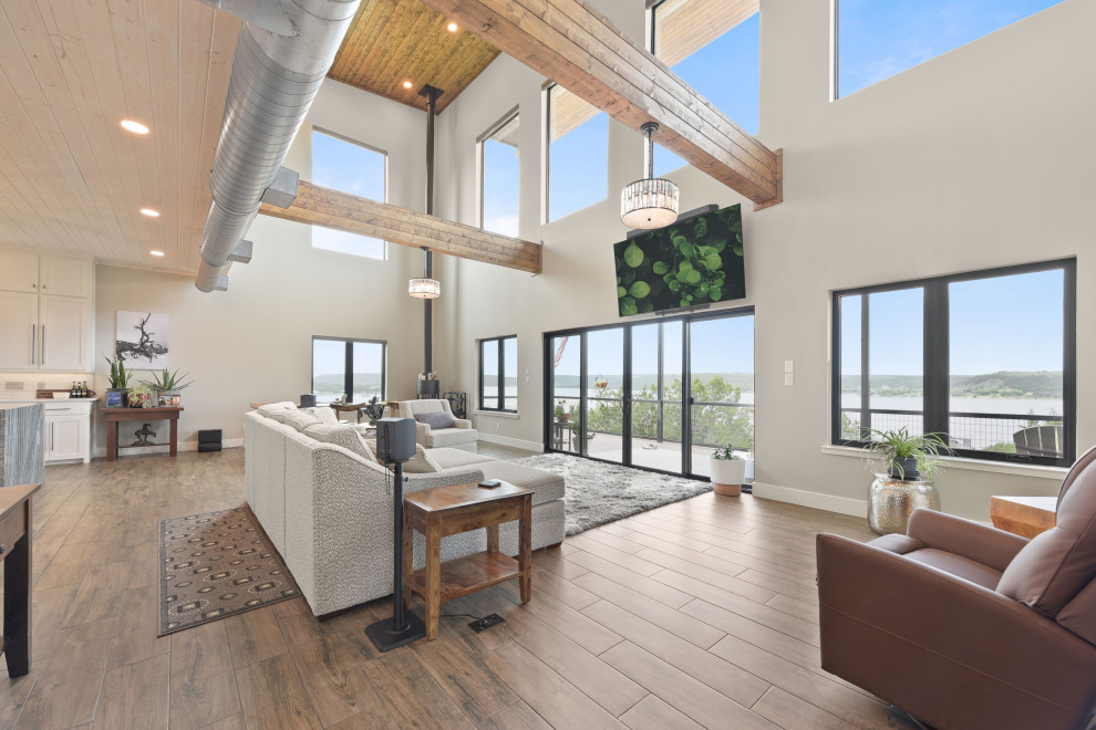 Hillside Lake View Home
