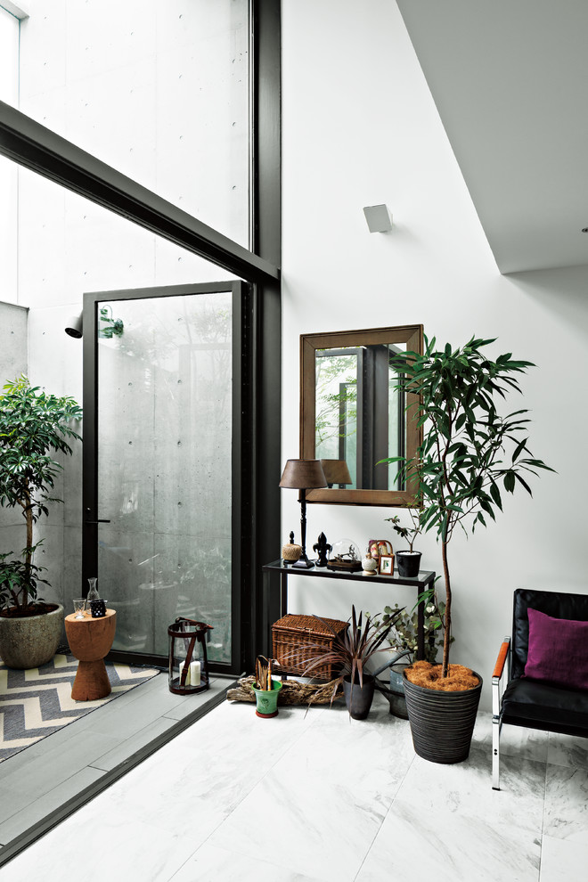 Inspiration for a modern home design remodel in Tokyo