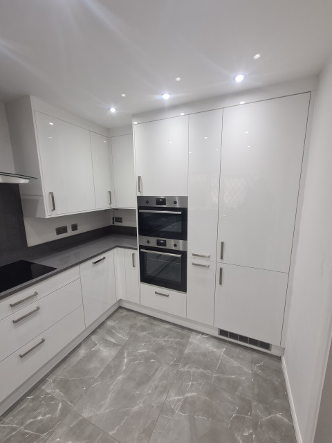 White Gloss Kitchen - Modern - Kitchen - London - by ZIMMEREI LTD ...