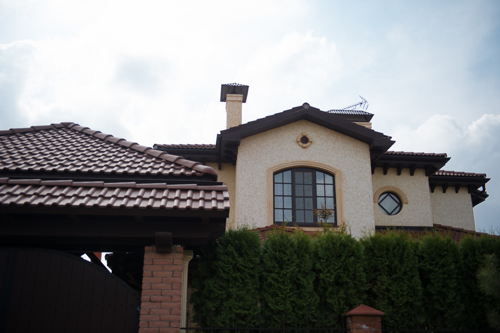 Реконструкция крыши и строительство навеса и веранды в поселке Екатериновка