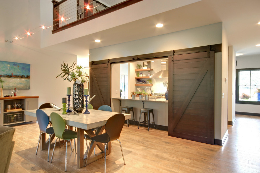 Kitchen - transitional kitchen idea in Grand Rapids
