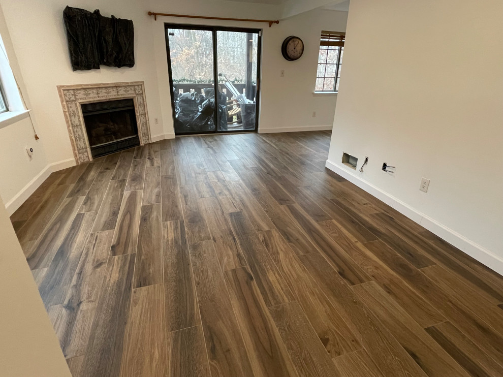 Floor Tile - Woodgrain Look - Apartment Makeover