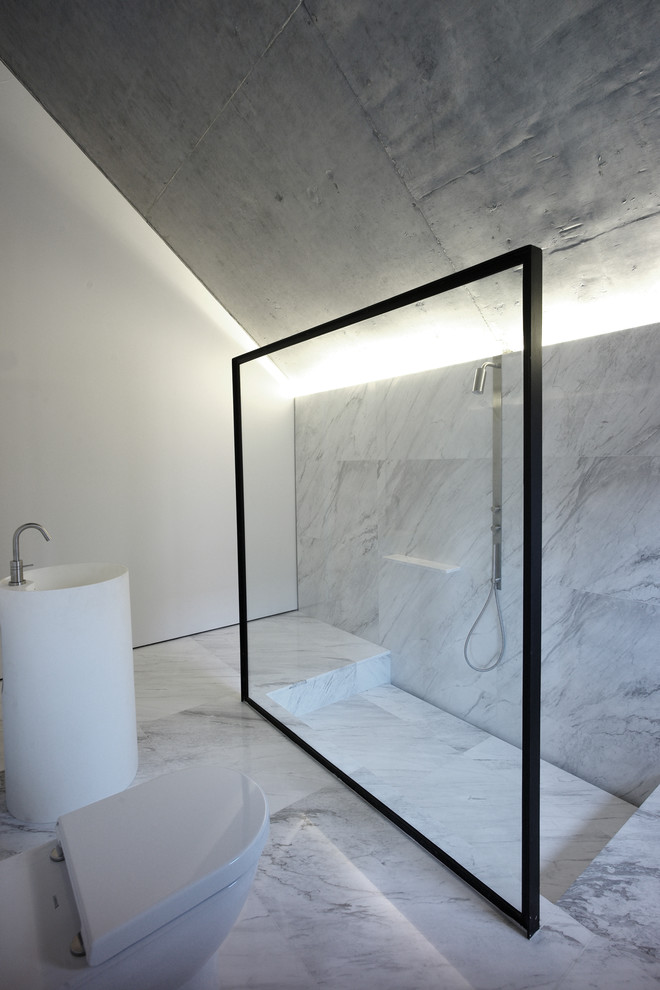 Foto di una stanza da bagno minimal