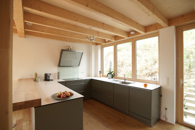 Holzhaus am Hang landstil-koekken