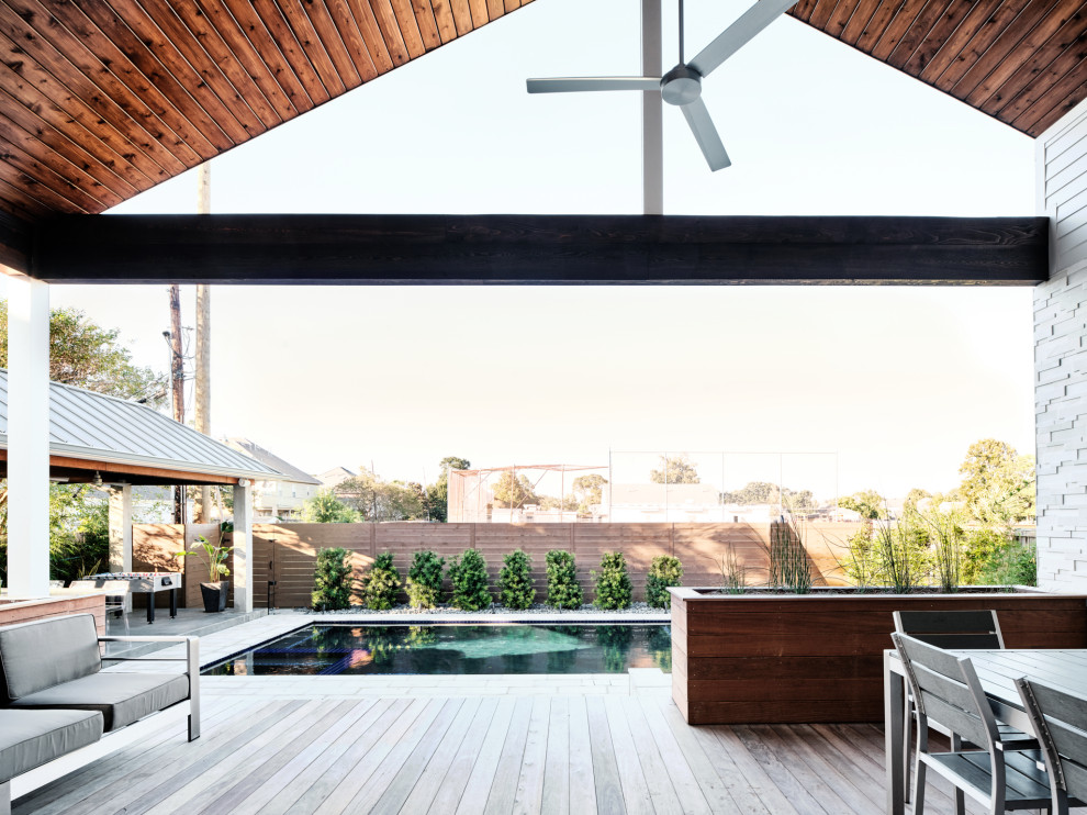 Minimalist porch idea in New Orleans