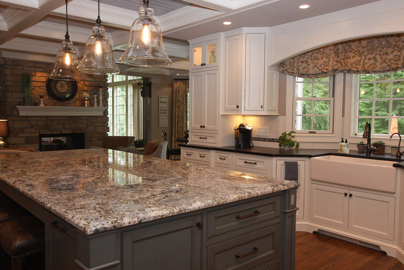 Example of a mountain style kitchen design in Cleveland