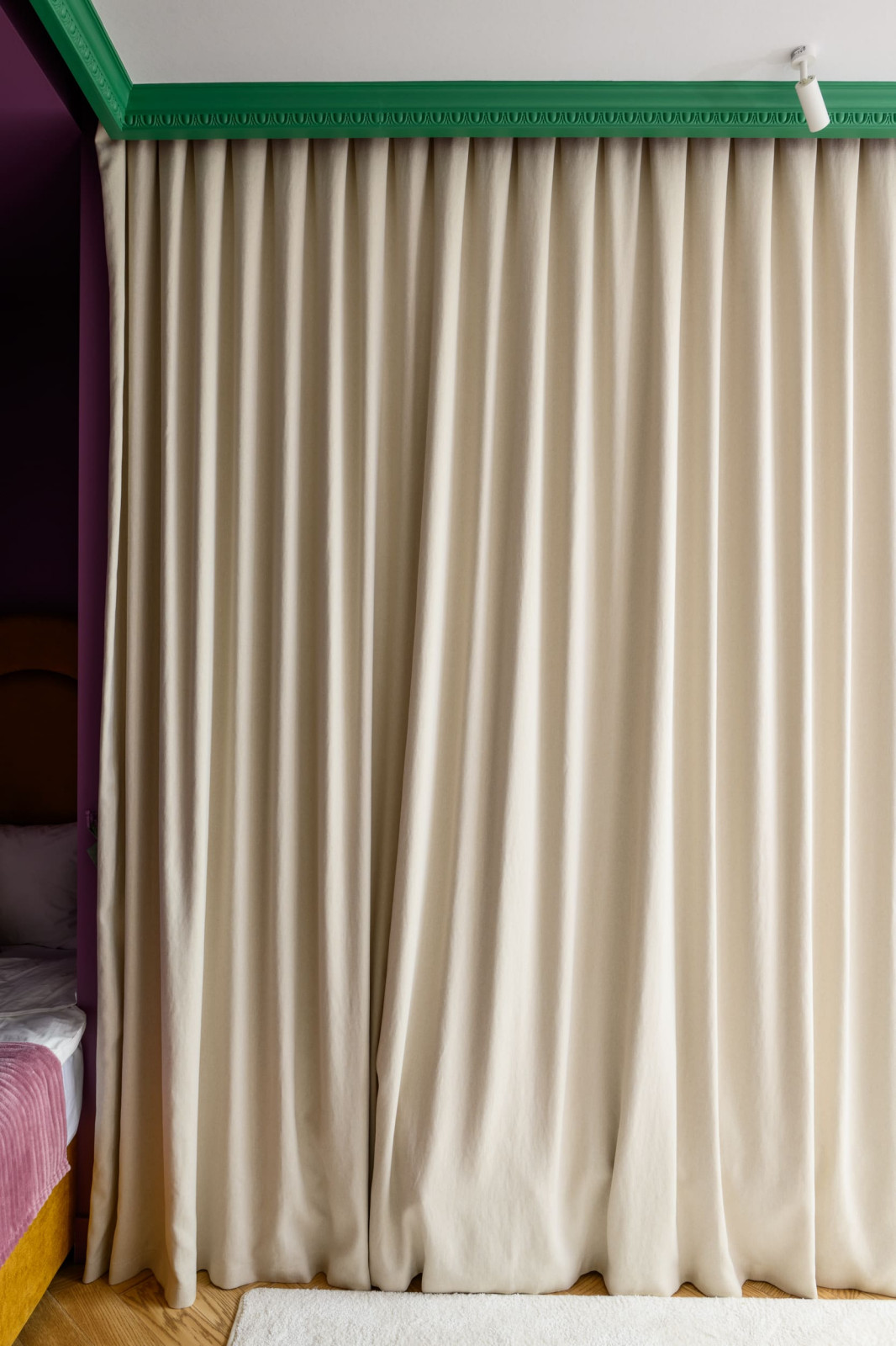 Квартирный вопрос - цветущая магнолия