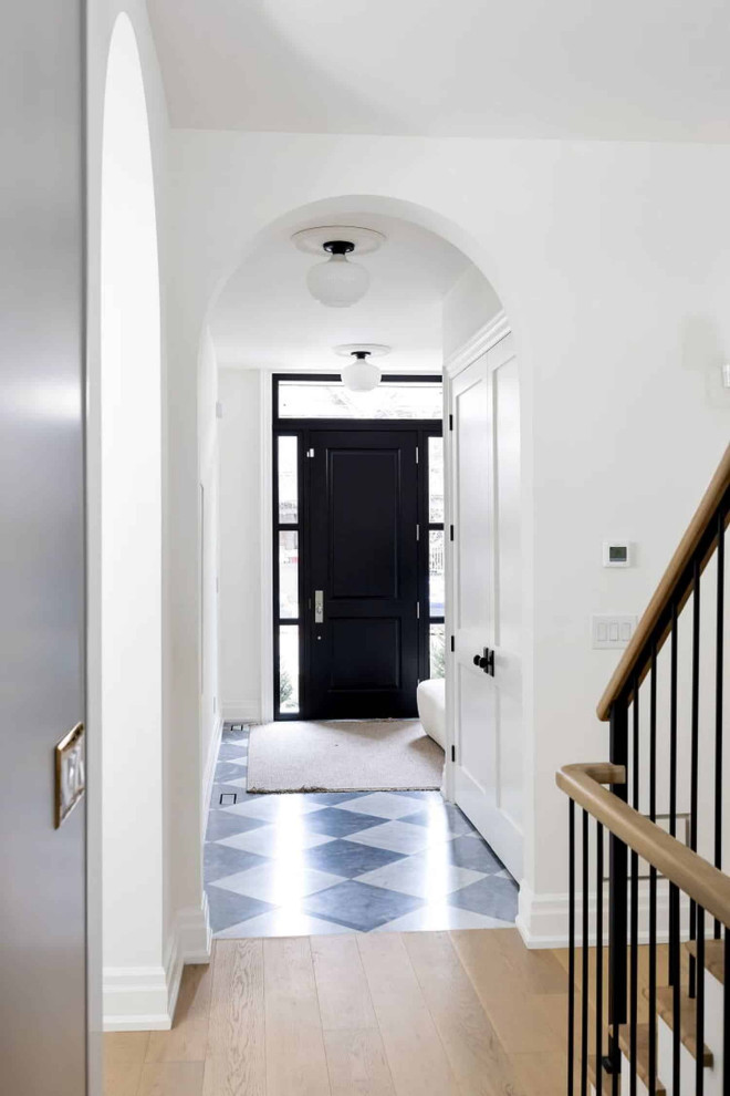 Entryway - transitional entryway idea in Toronto