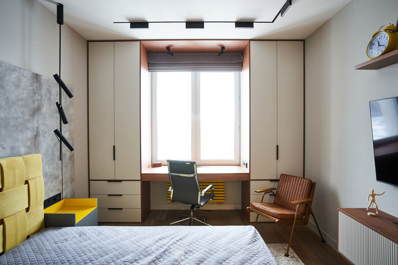 Стильный интерьер с жёлтыми акцентами