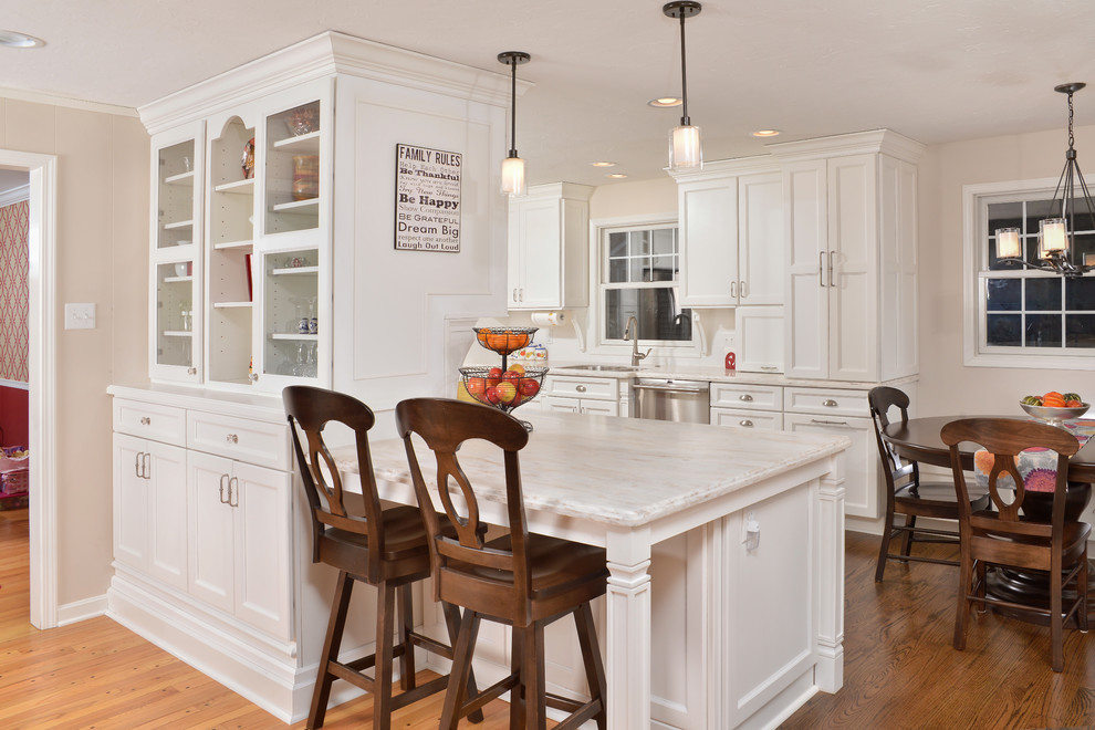 Transitional kitchen photo in Cleveland