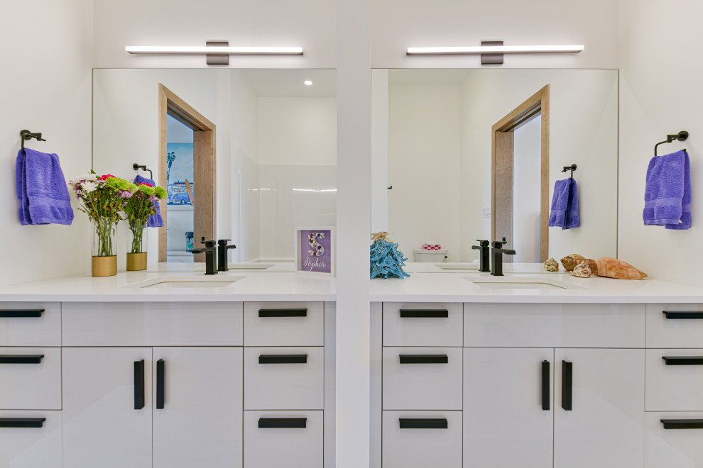 Home design - transitional home design idea