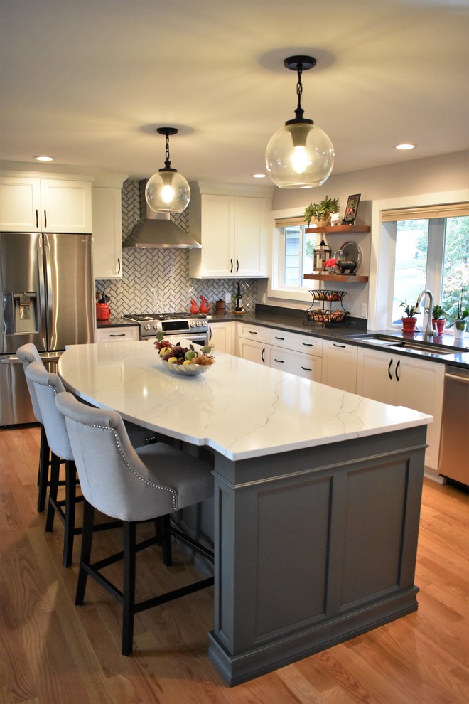 Kitchen - transitional kitchen idea in Seattle