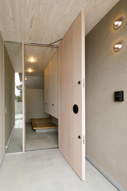 人が集まる家 moderno-fachada