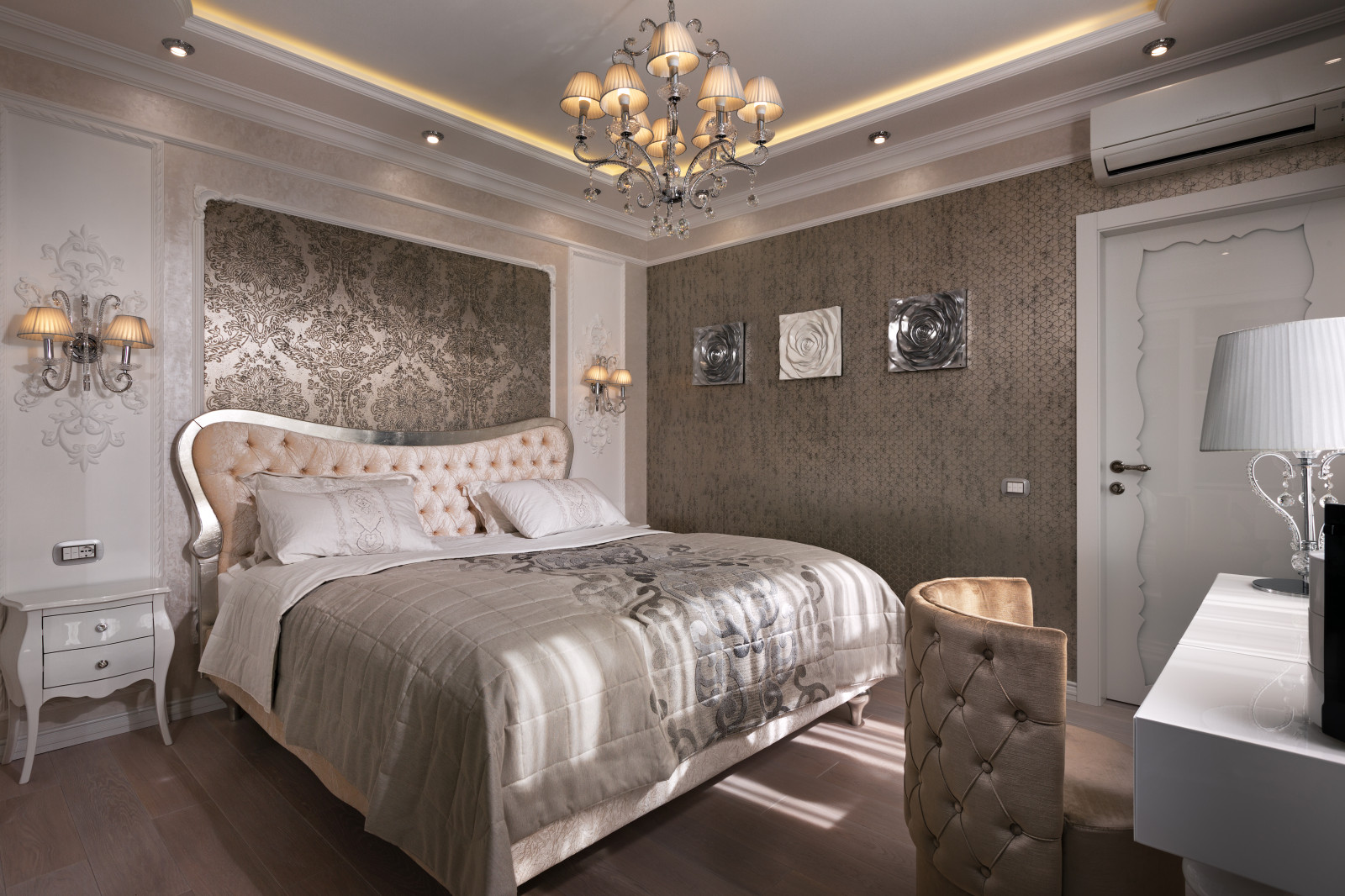 Светлые тона и зеркальные поверхности от Виктории Витковской