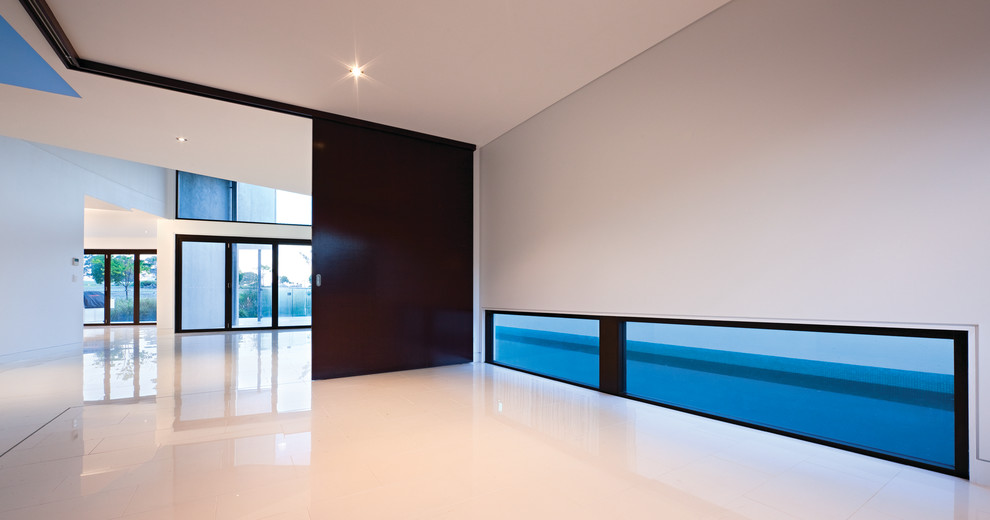 Contemporary living room in Brisbane.