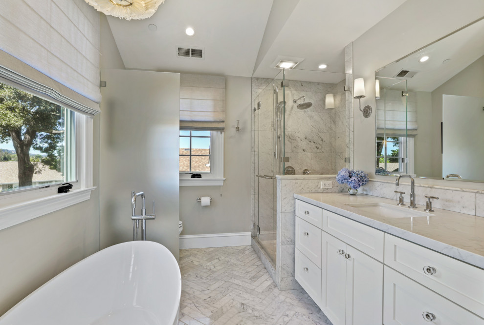 Example of a transitional bathroom design in San Francisco
