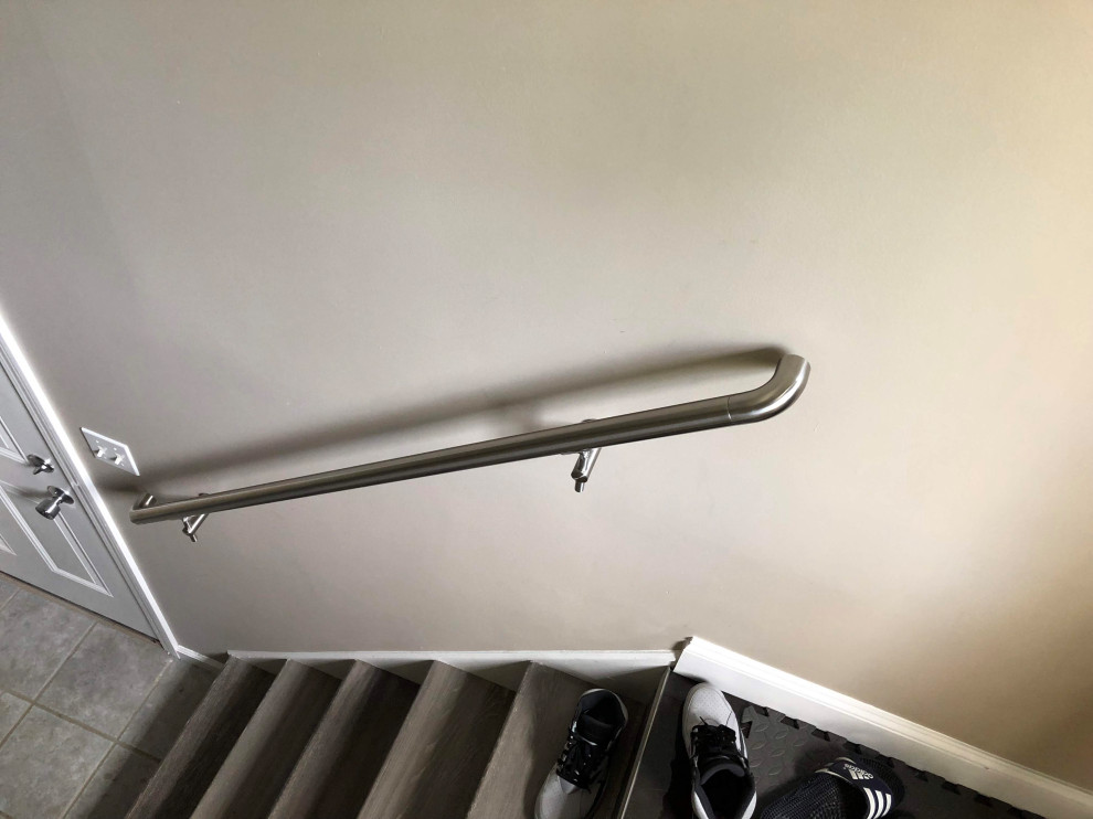 Raised Ranch Stair Railing Contemporáneo Escalera Nueva York de US Glass Fence LLC Houzz