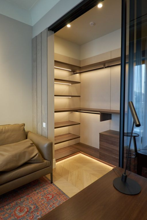 Домашний кабинет с отдельной зоной для хранения