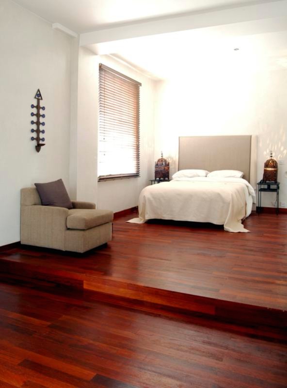 Массивная доска Мербау в интерьере