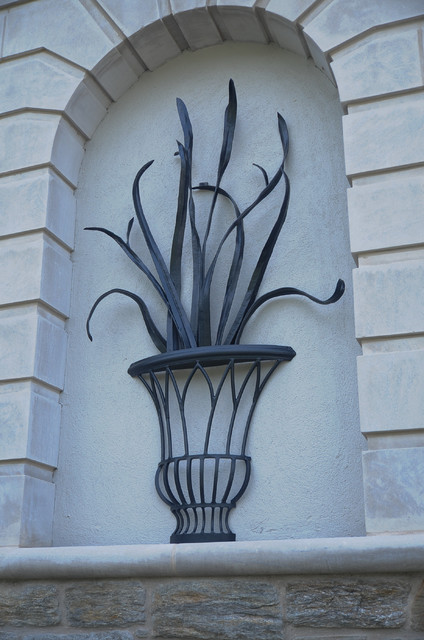 Artistic craftsman-facade