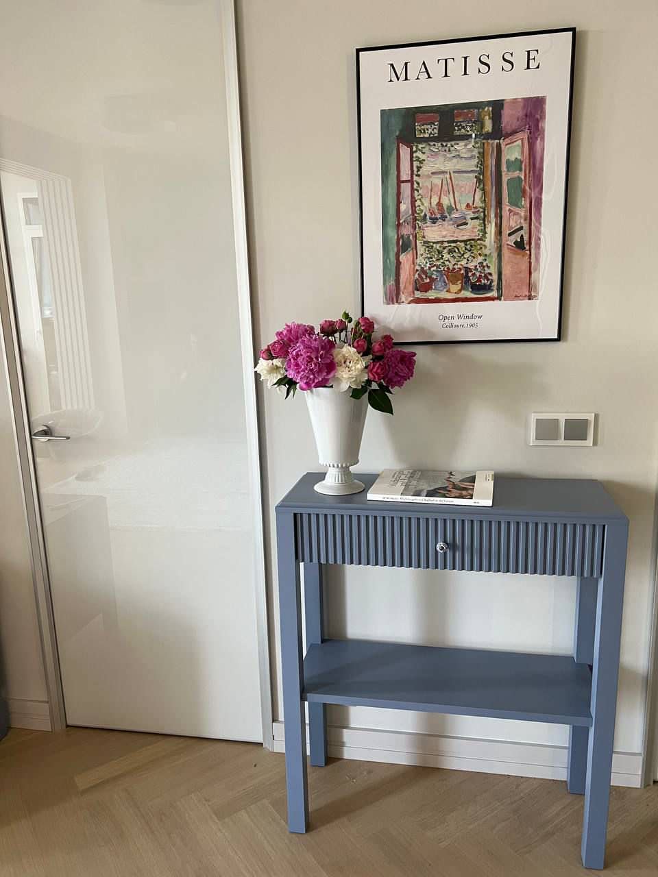 Тумбы с фрезерованными фасадами