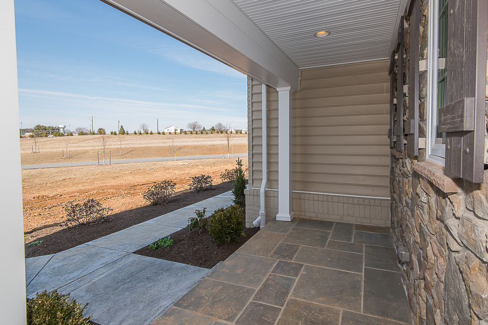 Example of a mountain style entryway design in Baltimore