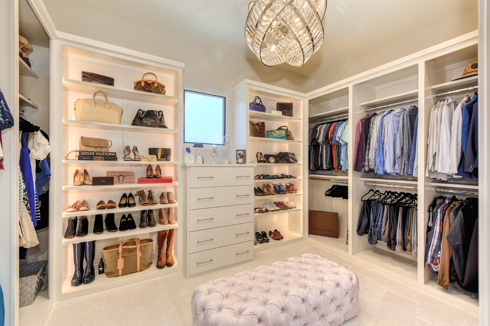 Inspiration for a traditional storage and wardrobe in Sacramento.