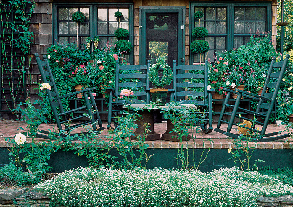 Traditional patio in New York.