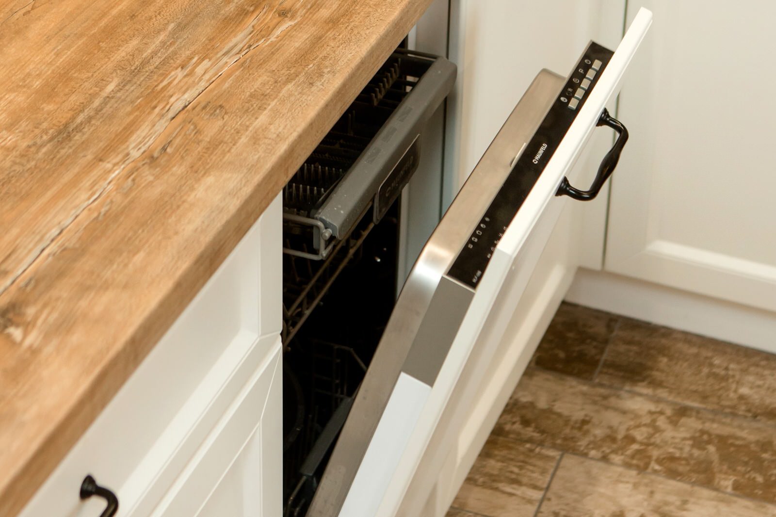 Кухня без верхних шкафов