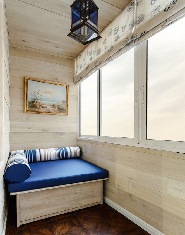 Балкон в греческой тематике