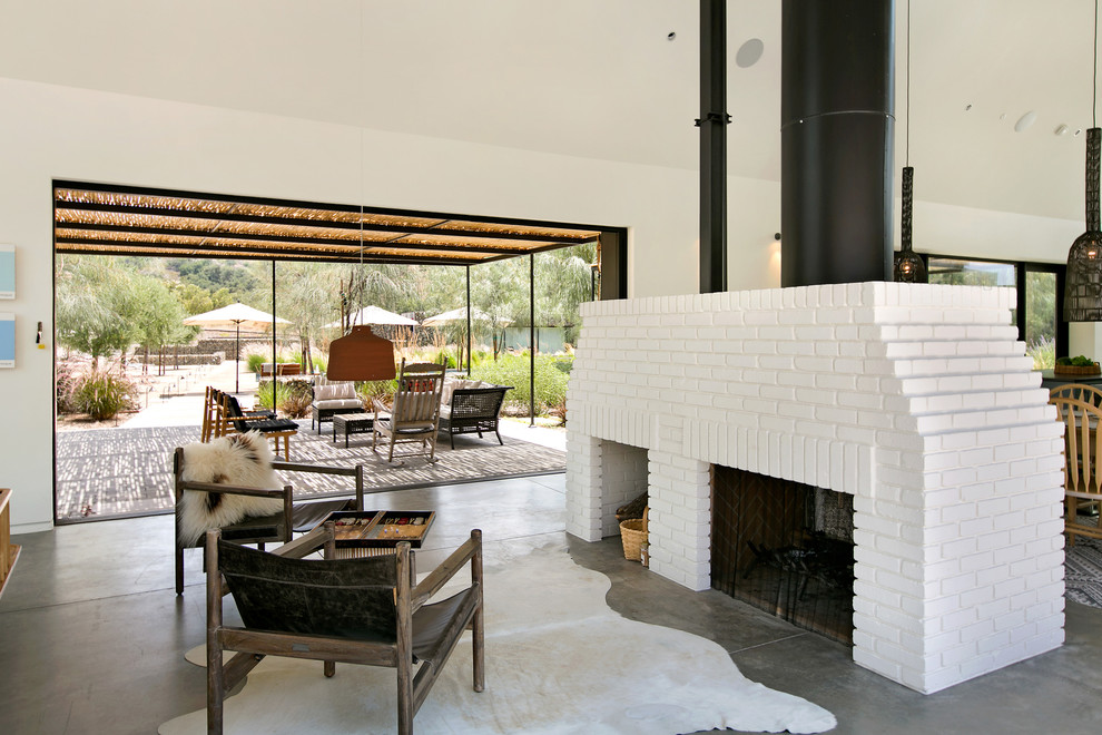 Photo of a country home design in Los Angeles.
