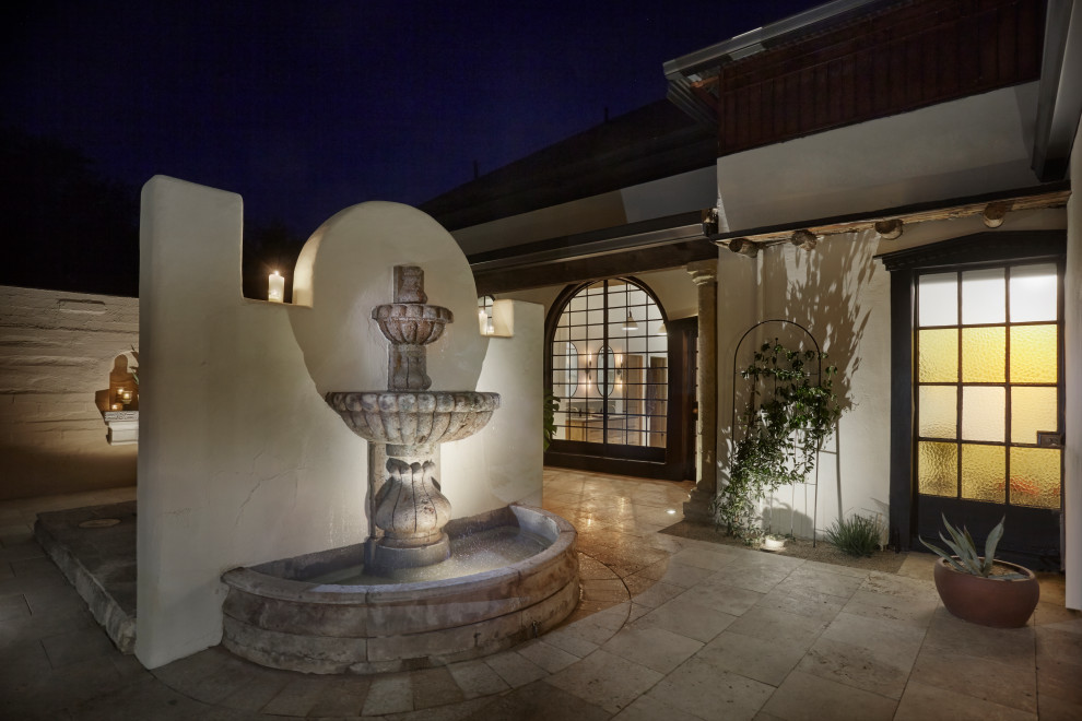 Home design - rustic home design idea in Phoenix