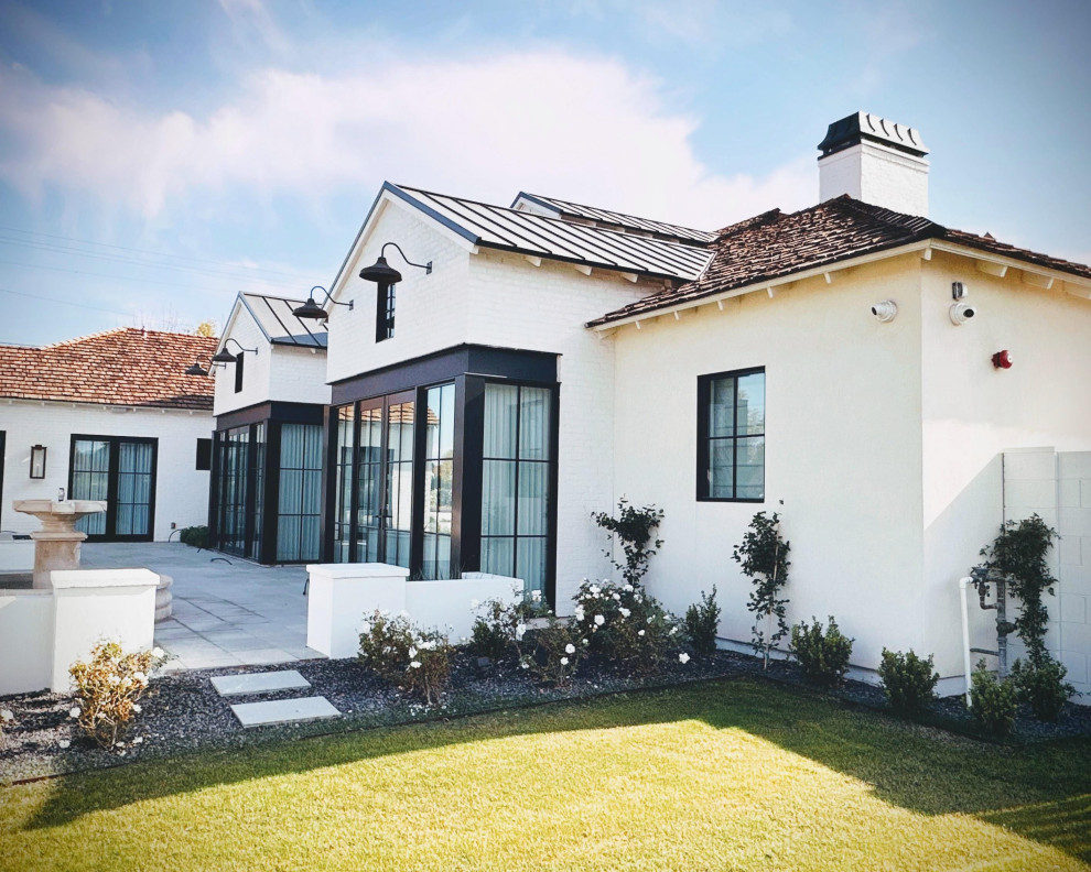 Inspiration for a transitional home design remodel in Phoenix