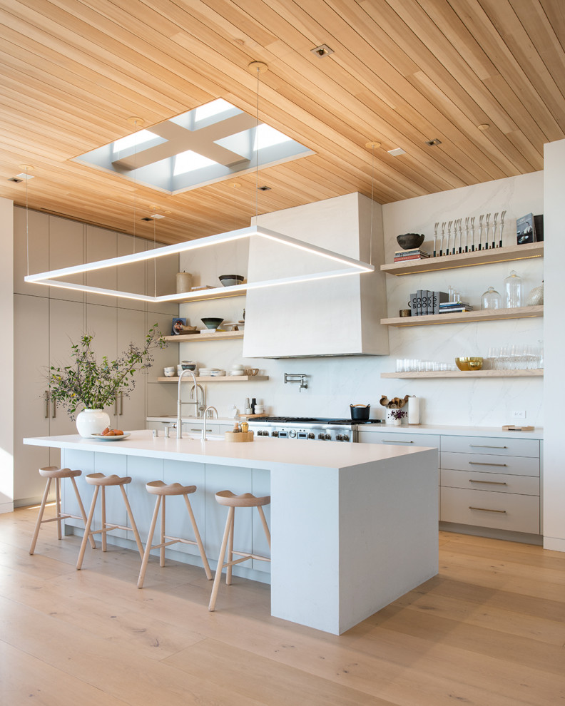 Inspiration for a contemporary kitchen in Los Angeles.
